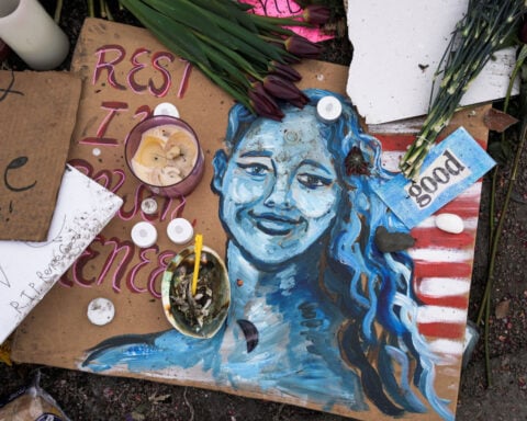 Video shows moments leading up to deadly ICE shooting