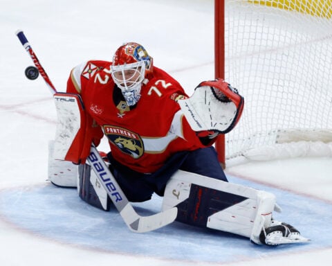 Goalie fight breaks out between Florida's Sergei Bobrovsky and San Jose’s Alex Nedeljkovic