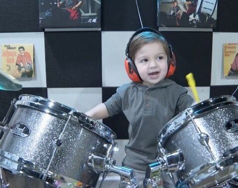 Iowa 3-year-old becomes youngest musician to play at Grand Ole Opry