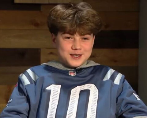 Teen goes viral after appearing shirtless during Patriots game