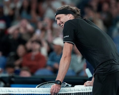 Record crowds witness Sabalenka, Alcaraz, Gauff and Zverev advance at Australian Open