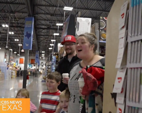 Family of 6 surprised by Kroger, Texas Rangers players with $1,000 check for groceries