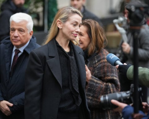 Rome pays last respects to fashion 'emperor' Valentino in a two-day public viewing