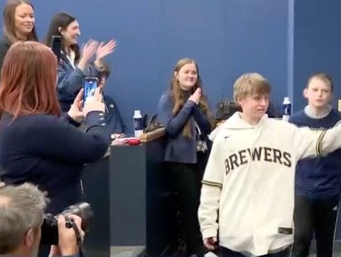 Brewers surprise Aurora Health Care pediatric patients with trip to spring training