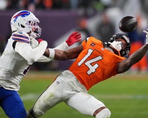 Pro Picks: Patriots will top the Broncos and Rams will edge the Seahawks to reach the Super Bowl