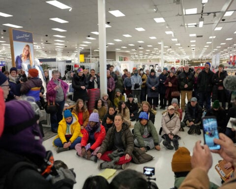 Minneapolis businesses struggle during Trump's immigration enforcement surge