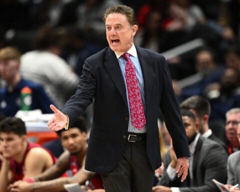 Rick Pitino's 900th win could come against his son when St. John's visits Xavier this weekend