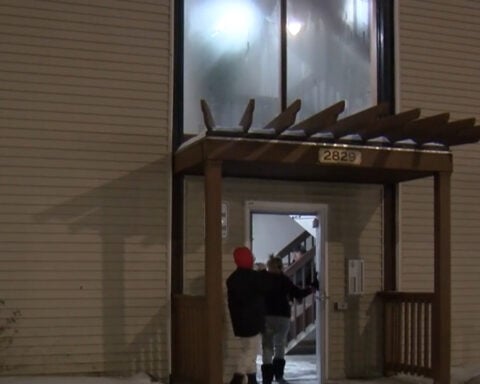 'Horrifying': Milwaukee officials say no heat and water causes dozens to evacuate apartment