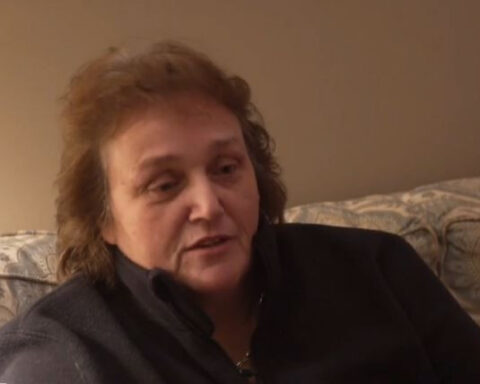 Man dies while rescuing his family from house fire