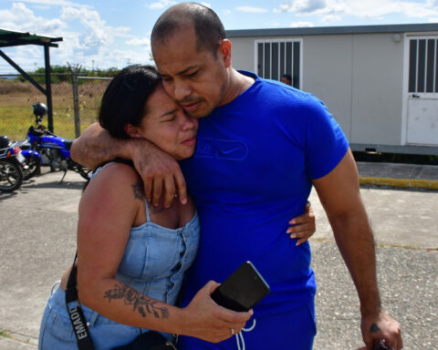 Venezuela releases dozens of prisoners in 2 days, hundreds more still detained