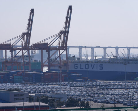 Trump threatens to hike tariffs on South Korean goods over inaction on trade deal