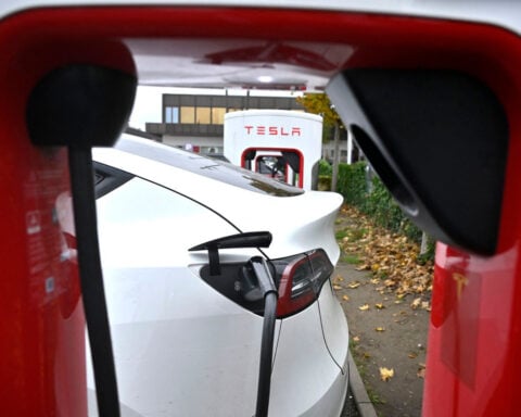 Tesla scraps Model S and Model X to build robots