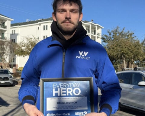 Valet saves driver who accidentally drove his car into river at waterfront restaurant