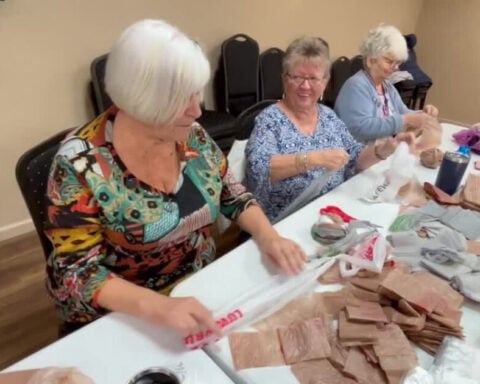 WATCH: Mesa seniors turn plastic bags into lifesaving mats for unhoused community