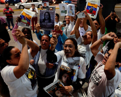 Venezuela plans amnesty law for political prisoners and closure of notorious prison