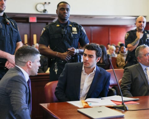 A man impersonating an FBI agent tried to get Luigi Mangione out of jail, authorities say