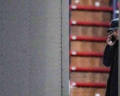 Tulsi Gabbard inserts herself into 2020 election fraud probe