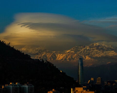 A chatbot entirely powered by humans, not artificial intelligence? This Chilean community shows why