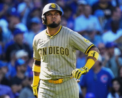 Luis Arraez and Giants agree on $12 million, 1-year contract, AP source says