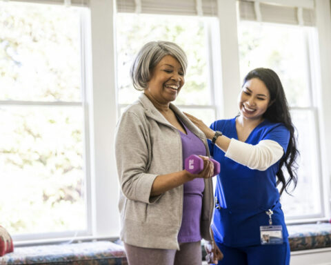 Stroke survivors can counterintuitively improve recovery by strengthening their stronger arm – new research