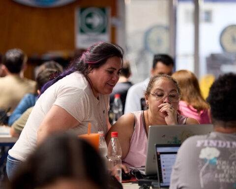 A chatbot entirely powered by humans, not artificial intelligence? This Chilean community shows why