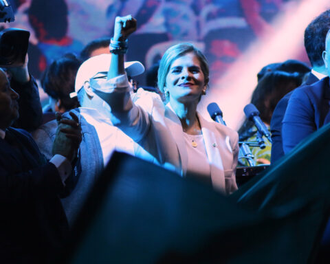 Conservative populist Laura Fernández wins Costa Rican presidency, preliminary results show