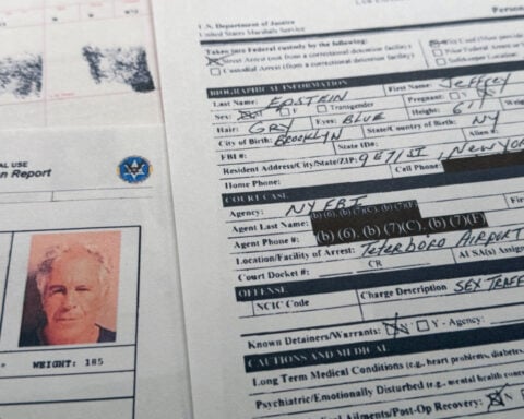 FACT FOCUS: Images of NYC mayor with Jeffrey Epstein are AI-generated. Here's how we know