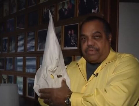 'The Klan Whisperer': Author befriends KKK members, convinces them to quit