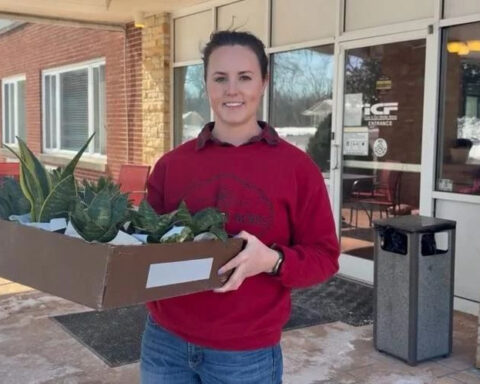 Community helps farmer deliver houseplants to seniors