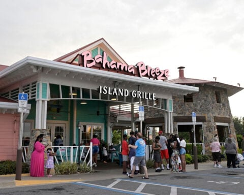 Bahama Breeze is closing all of its restaurants