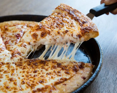 Pizza Hut is closing hundreds of locations