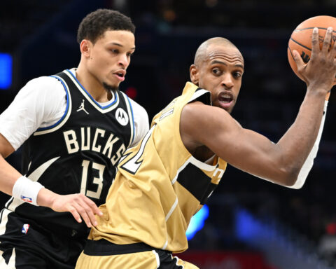 Wizards acquiring Anthony Davis from Mavericks in 8-player trade, AP source says