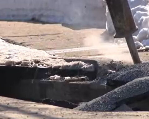 Sinkhole opens up in Lancaster community, bringing neighbors together