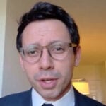 Florida gubernatorial candidate uses Tinder to connect with young female voters