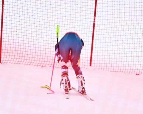 How Lindsey Vonn can compete with a ruptured ACL