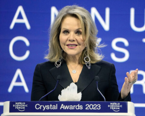 Renée Fleming, Béla Fleck to perform together at Carnegie Hall after dropping out of Kennedy Center