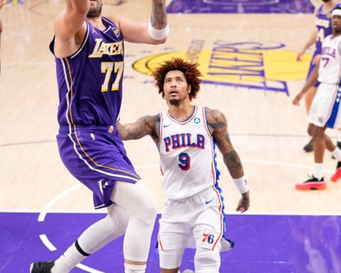 Luka Doncic to have an MRI after leaving Lakers' game against 76ers with left hamstring injury