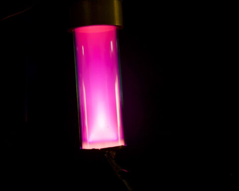 Student makes cosmic dust in a lab, shining a light on the origin of life