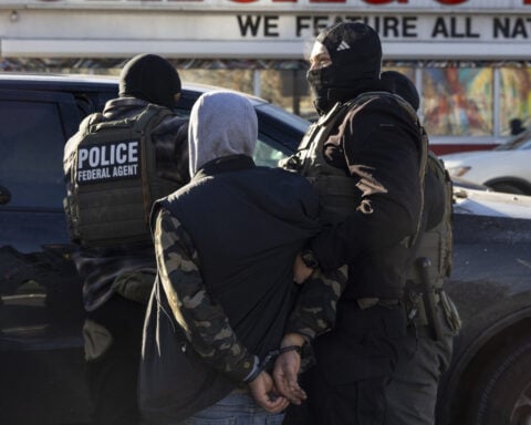 Appeals court greenlights Trump admin policy of detaining undocumented immigrants without opportunity to seek release