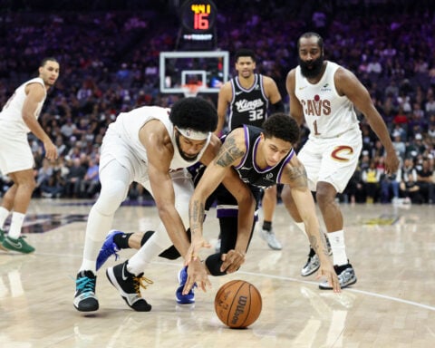Harden scores 23 in Cavaliers debut, Mitchell leads with 35 in 132-126 win over Kings