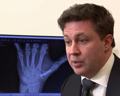 Man becomes one of the first patients to get new implant for arthritis