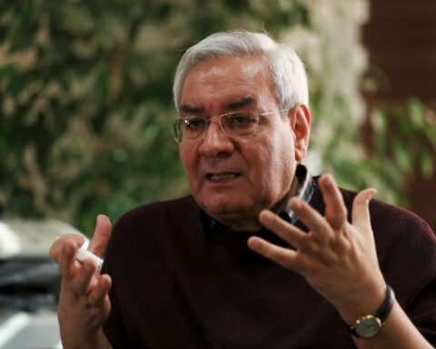 Crackdown on dissent after nationwide protests in Iran widens to ensnare reformist figures