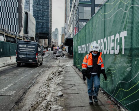 Judge gives Trump administration more time to unfreeze billions in funding for NY tunnel project