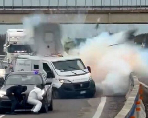 Two arrested in Italy after armed highway robbery on security truck