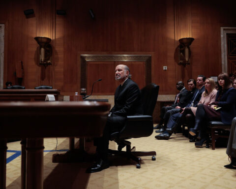 Lutnick confirms an island lunch with Epstein while insisting they ‘did not have any relationship’