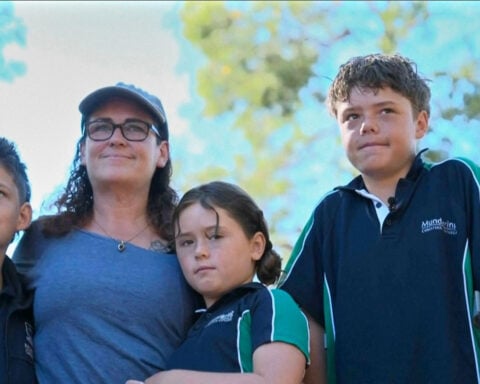 13-year-old saves family swept out to sea