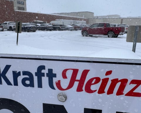 Kraft Heinz pauses plans to split into 2 companies, says its problems are 'fixable'