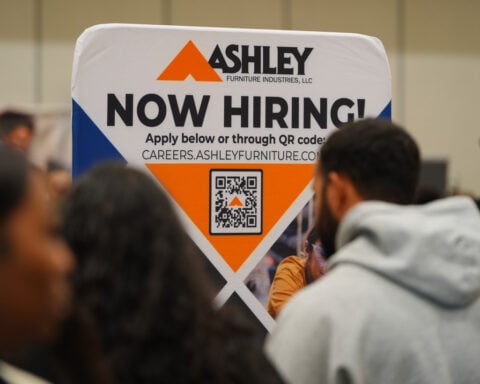US applications for jobless benefits fall to 227,000 last week, remaining at recent healthy levels
