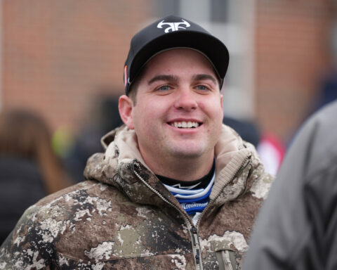 Caught red-handed! NASCAR busts Gragson for sticking hand out window during Daytona 500 qualifying