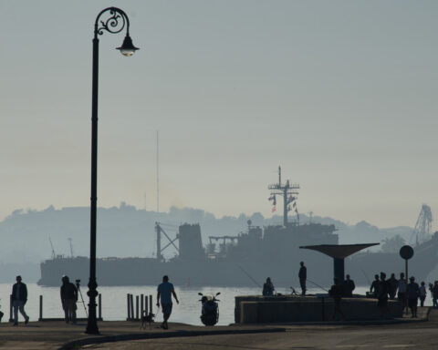 2 Mexican Navy ships laden with humanitarian aid dock in Cuba as US blockade sparks energy crisis